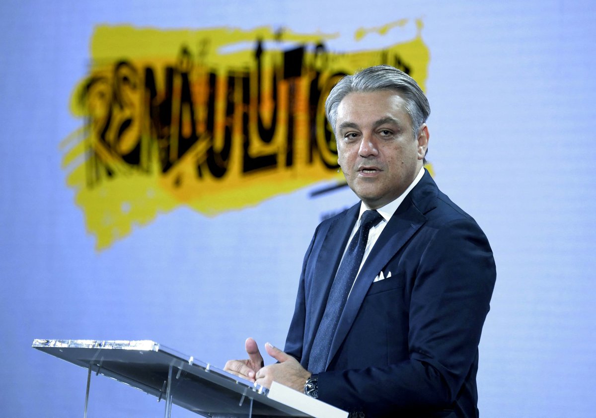 🕵️‍♂️ Y hubo quién se lo creyó por completo. 
Con él empezó todo.   #Renault  #AlpineF1  #WEC 
🍿 thegodflores.es/2026/02/12/alp…