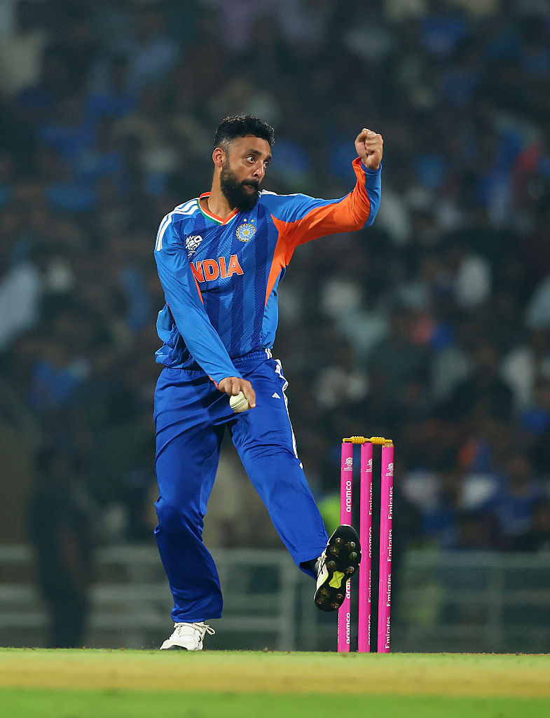 Varun Chakaravarthy is on 🔥🔥

W, 0, 2, 1, 0, 1, 1, W, 0, W, 1, 1 

#INDvsNAM #INDvNAM #CricketTwitter #T20WorldCup2026