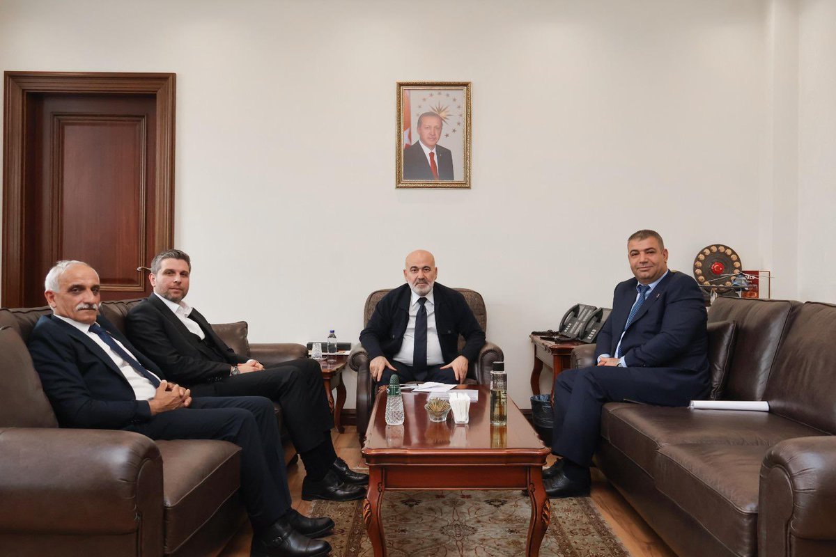 Şehrimizin kıymetli değerlerinden olan Sayın Bakan Yardımcımız ile memleketimiz adına verimli ve kapsamlı istişarelerde bulunduk. İlimizin öncelikli meseleleri üzerine değerlendirmeler yaparak atılabilecek adımları ele aldık.

Nazik kabulleri, yapıcı katkıları ve memleketimize