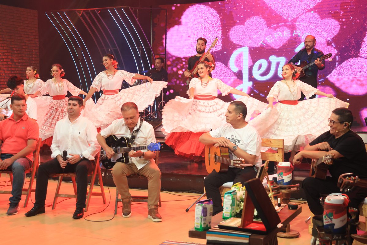 tererejerepy's tweet image. ¡El amor también se comparte con amigos! 😎 ¡Súmense pues a nuestra peña! ❤️

#tererejerepy por #telefuturopy