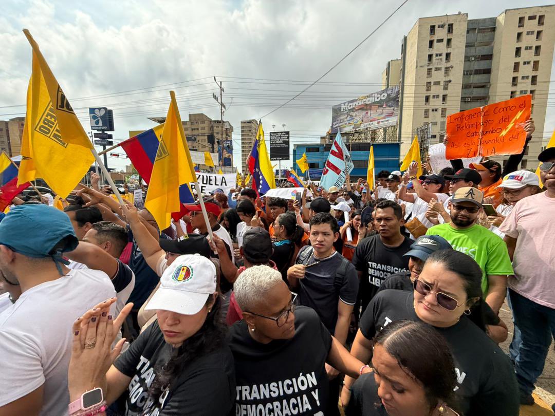 VoluntadPopular's tweet photo. El pueblo venezolano perdió el miedo. ✊🇻🇪

En este Día de la Juventud, los jóvenes se movilizaron en todo el país exigiendo la libertad de los presos políticos en Venezuela. 🗣️

#GeneraciónNaranja #DemocraciaTotal https://t.co/UTRvS0ETMg