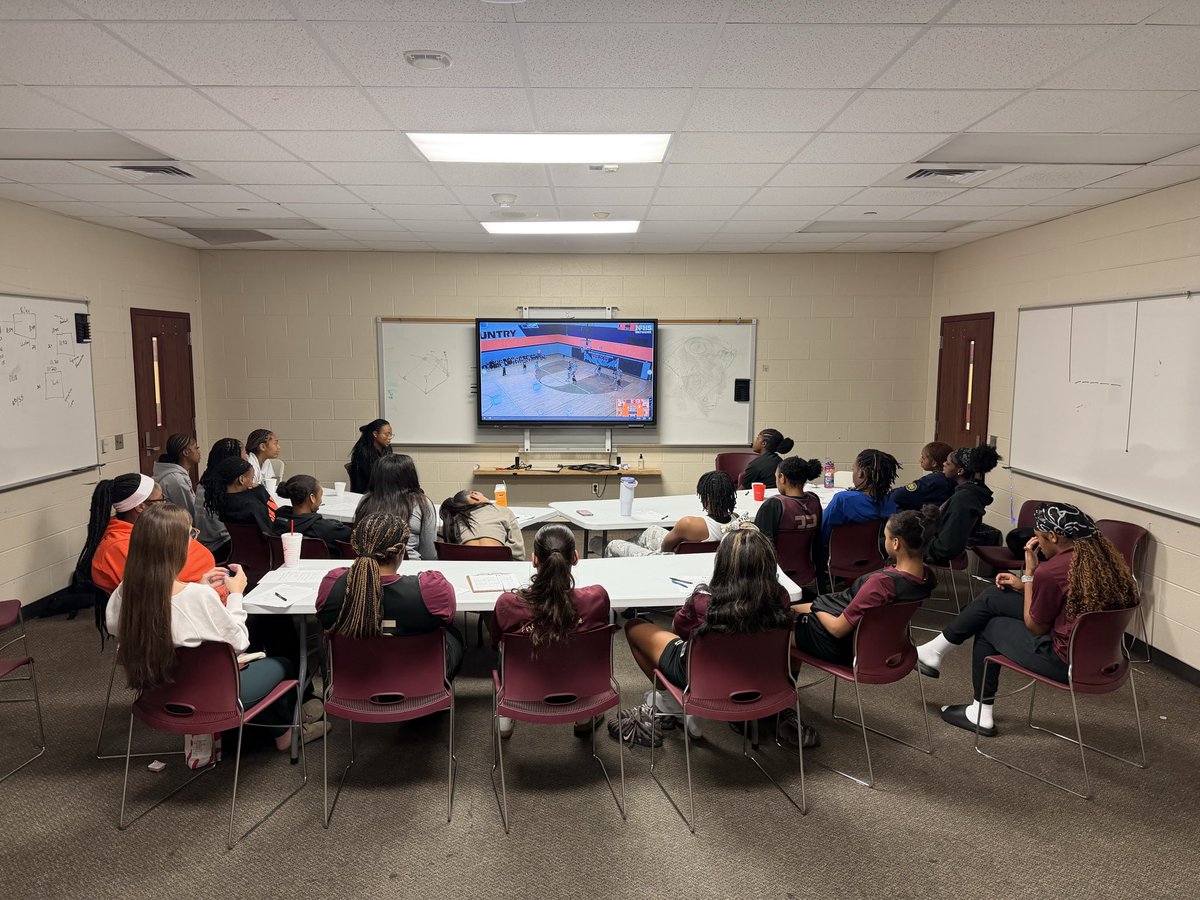 Kyra Bauer tweet media