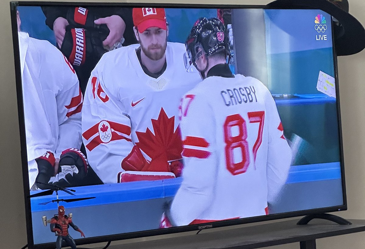 ashwayssunny's tweet photo. taking pics of mama at the olympics like it’s a concert https://t.co/ctOdPR5l0e