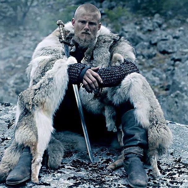 "Hiç kendini denemeyecek misin? Ne olduğunu, kim olduğunu öğrenmeden mi öleceksin?"

— Ahmet Hamdi Tanpınar