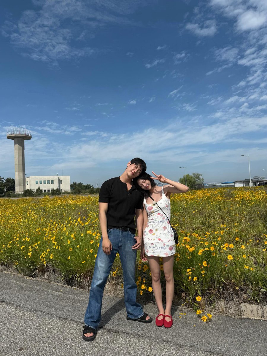 イゴンゴウンいつの間にこんな綺麗な場所で可愛いツーショット撮ってたんだい？🥰