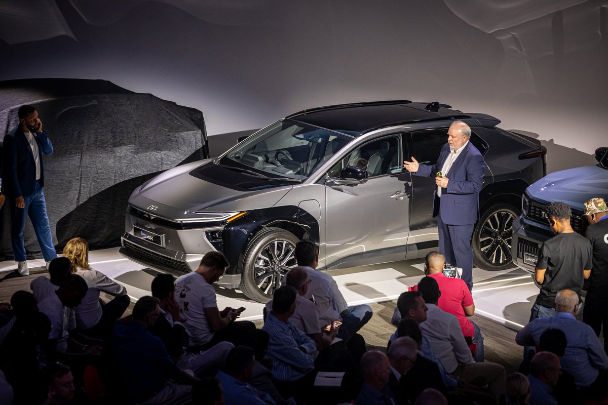 ToyotaSA's tweet image. From bold designs to hybrid &amp;amp; electric innovation, the future of mobility was on full display at #SOMI2026

Missed it? Catch the full experience on YouTube: youtube.com/live/GXnyY5PA8…

#SOMI2026 #FutureOfMobility