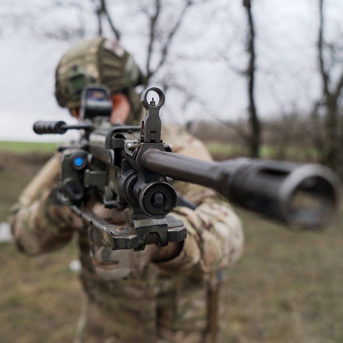 3sofua's tweet image. "Harry," Senior Operator, 3rd @SOF_UKR  Regiment

"M249 is the heart of the group's firepower. Since it’s 5.56mm and STANAG - compatible, I can use mags from a DDM4 or other service rifles in a pinch. It’s reliability when it matters most." ⚔️

Join the Brave! 🐺
📞 +380933356598