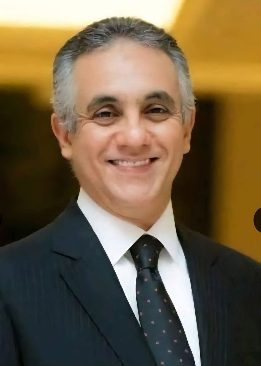 لو ما شوفتش حاجه محترمه علي X النهارده

#المستشار_محمود_الشريف  #وزير_العدل الجديد منذ ثلاثة أشهر رفض ان يكون نائب وزير ، وسبحان الله بعد ثلاثة اشهر يكون وزير العدل
الاجمل ان هو نفسه #صاحب_الواقعة_الاشهر التي هز.ت جنبات المحاكم المصرية بعد الإعلان عن تعيينه  : ( وزيراً للعدل  )