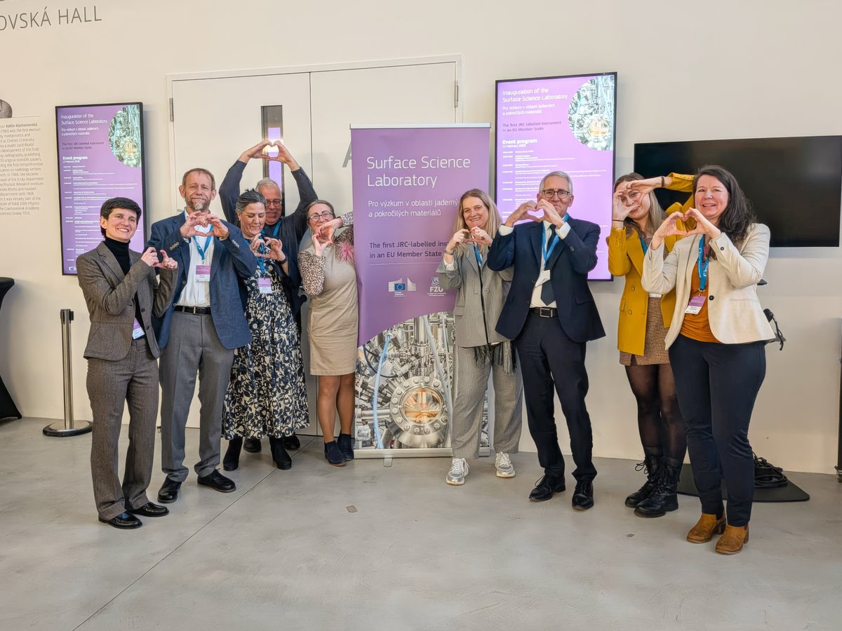 EU_JRC's tweet image. A historic first!

We’ve relocated our Surface Science Laboratory Station to the Institute of Physics of the Czech Academy of Sciences. 

This world-class facility will remain in our open access programme, available to researchers across Europe. 

More link.europa.eu/FmVY4B