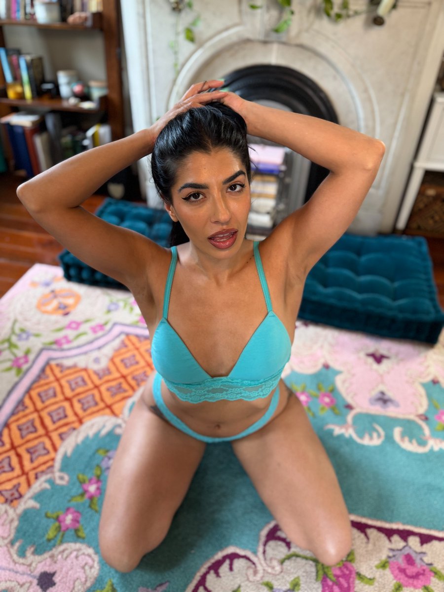 Jasmine Sherni💖💖 tweet media