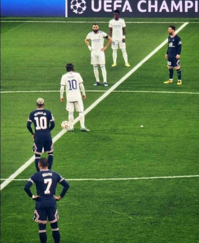 -Benzema : Hattrick
-Vinicius : Assist
-Mbappe : Goal
-Neymar : Assist
-Modric : Assist
-Messi : Penalty missed