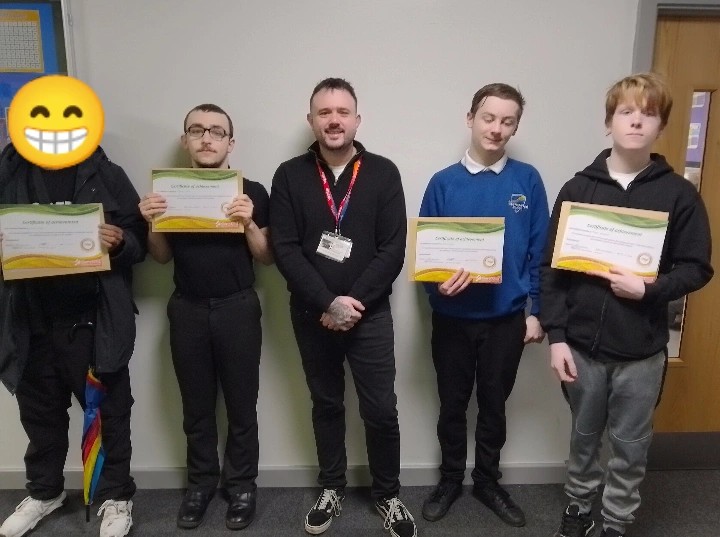 IttuSandwell's tweet photo. Good afternoon Sandwell!

We had the pleasure of presenting our trainees from The Westminster School with their Travel Training certificates. 

We're proud of all our trainees for the hard work they have put into becoming independent travellers! Keep up the great work. 

#go4it https://t.co/xo4MuJEUG9