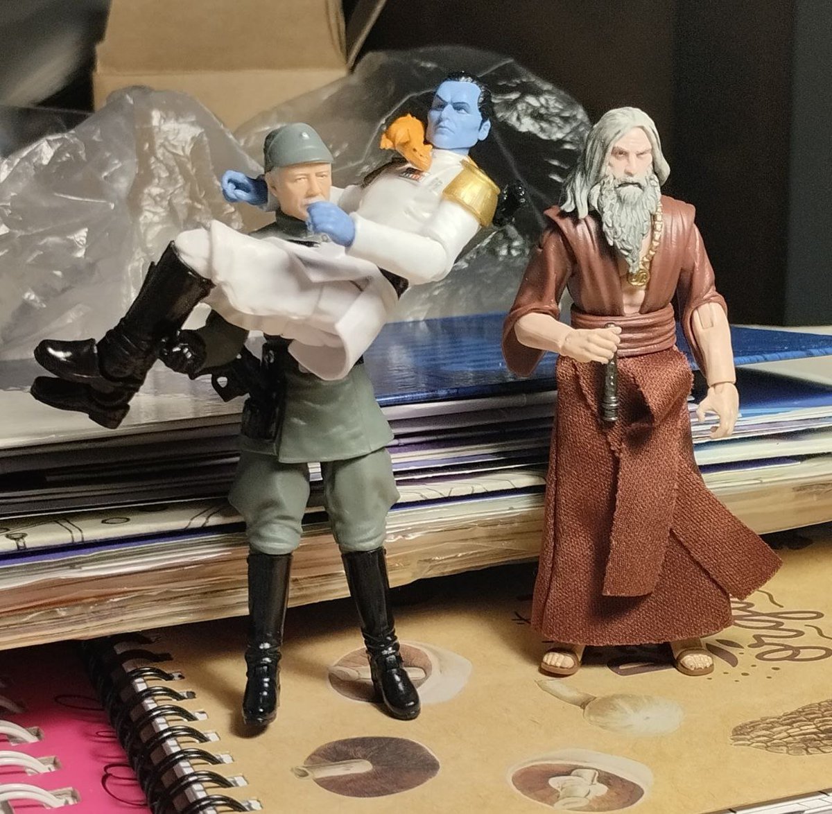 Теперь у меня есть ДЕДЫ. 

#StarWars #TimothyZahn #Thrawn