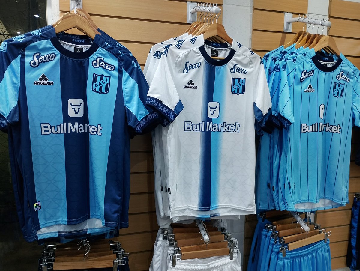 💙🩵💙El #Candombero presentó los tres modelos de camiseta que vestirá durante el campeonato de Primera Nacional 2026.

💪Las mismas ya se encuentran disponibles en la tienda oficial del Club.
