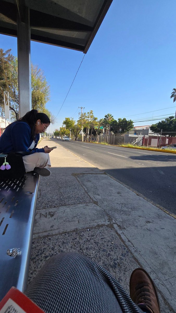 Jonathan Lomelí tweet media