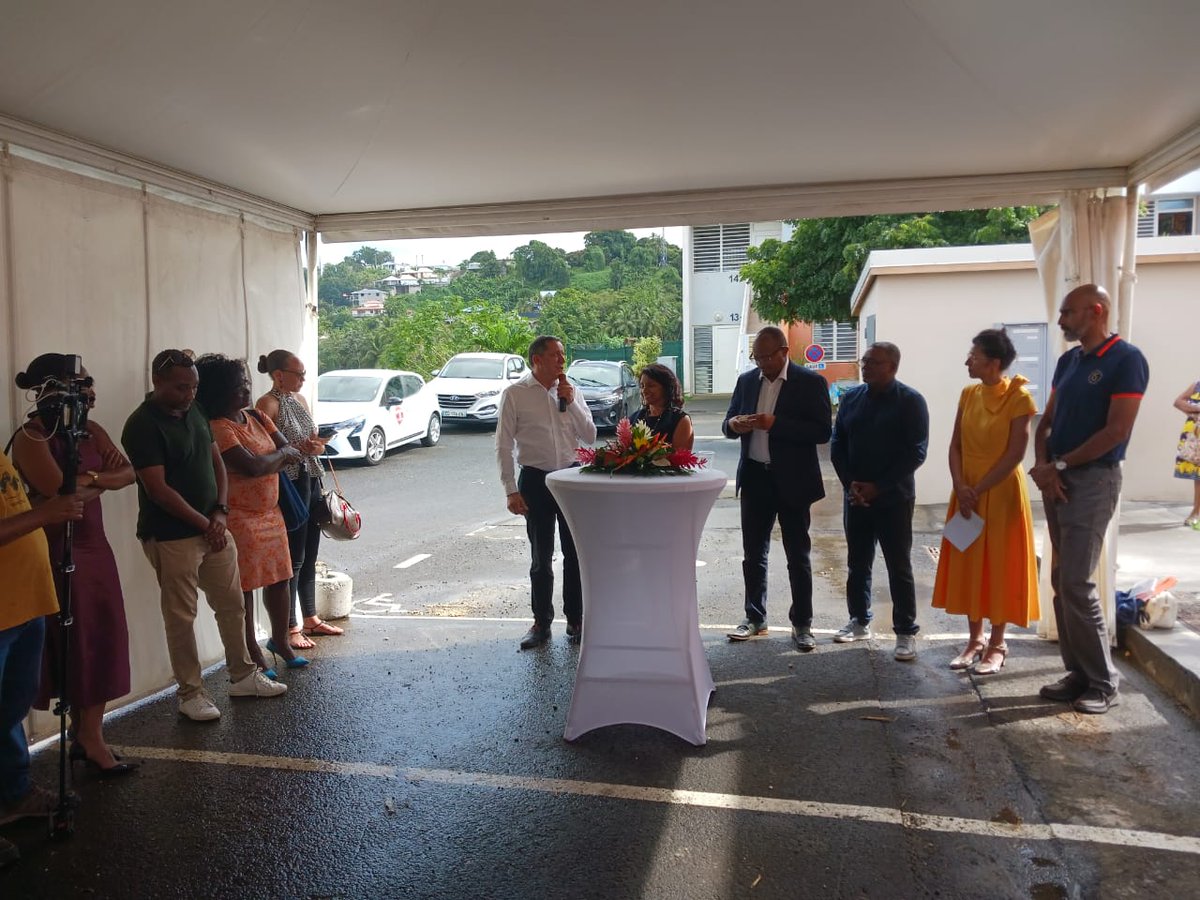 🏡 Relogement à Petit-Bourg : la sécurité avant tout.

Neuf familles des quartiers de Bovis et Bel Air à Petit Bourg, menacées par l'érosion du littoral, ont reçu les clés de leurs nouveaux logements.
#littoralguadeloupe #relogement #Erosion