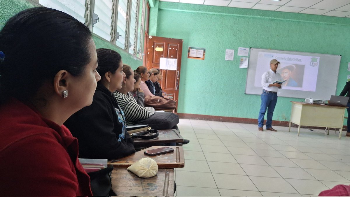 📚✨ La Dirección de nuestro centro educativo realizó el Consejo Educativo con docentes, un espacio de planificación y reflexión para fortalecer el trabajo académico y seguir garantizando una educación de calidad para nuestras y nuestros estudiantes. 🤝🏫
INACS Jinotega