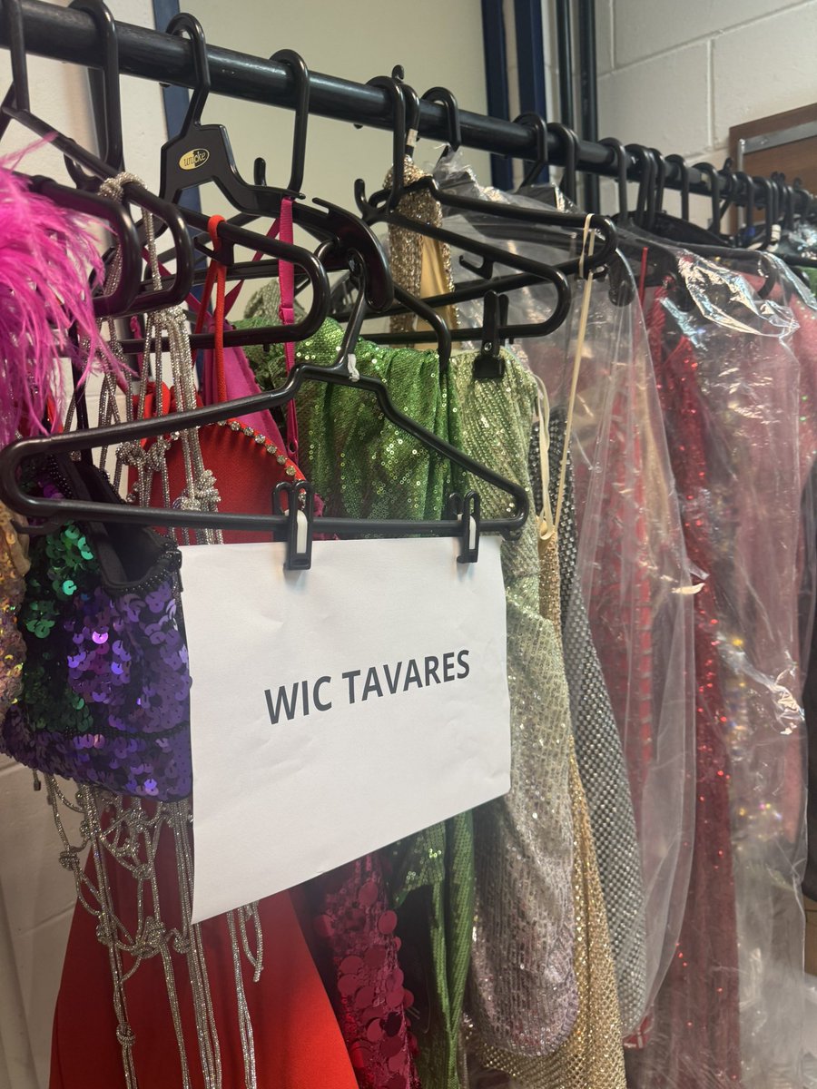 Gratidão ao povo do samba, por me fazer chegar até aqui, obrigado 😭✊🏾 

Mãe tô na Globo …
Mãe esrou no multishow