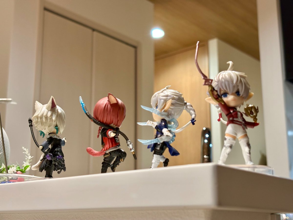 sdevlynnchryx's tweet photo. LOL Squeenix plz!! The figurine quality🤣😭💀 Had to hope for the best and dump them in boiling water. Thank goodness it worked 🙏 https://t.co/oOEVLZRptw