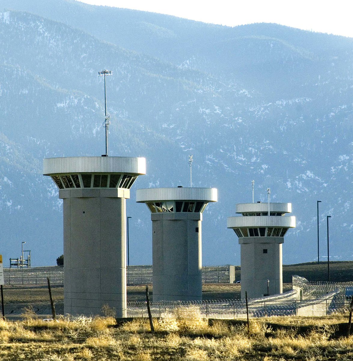 WebDPN's tweet photo. USA | Judge temporarily bars transfer of ex-death row inmates to ‘supermax’ facility https://t.co/xxAG9mecux #colorado #deathpenalty #commutation #supermax https://t.co/KQbsEJgIYi