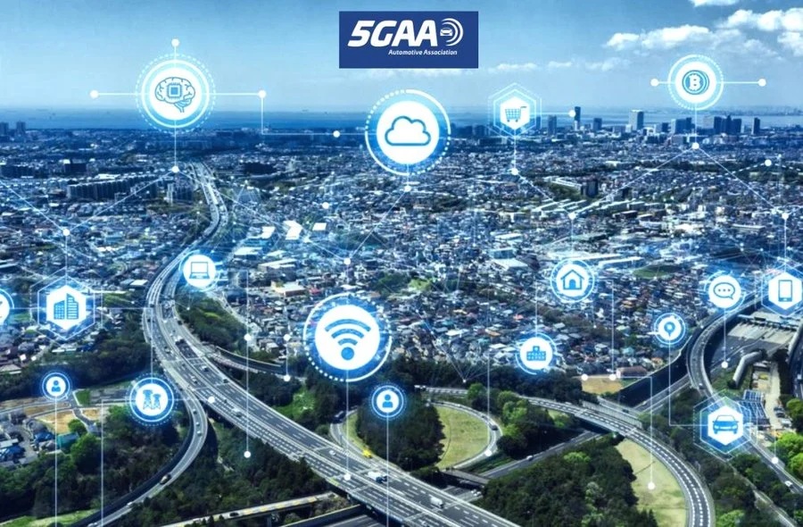 From satellite voice calls to automated tolling and real-time hazard alerts, the 5G Automotive Association hopes new innovations will come to shape the future of connected mobility across the US. ow.ly/7ra150YerNJ #Automotive #5GSA #ConnectedCars #5GAA #NTN #satellite