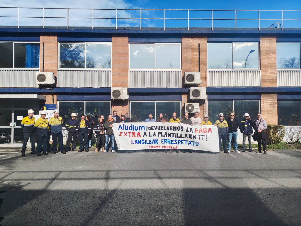 CCOOindustria's tweet photo. ▪️Gaur Aludiumeko langileek errespetua exijitu diote enpresako zuzendaritzari.
▪️La paga extra para las personas trabajadoras en IT no se toca!
#EgurreCCOO
#Erantzunak https://t.co/FRAITNVOPf