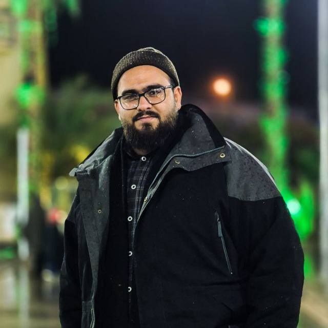 k99431407's tweet image. رسیدگی شود 🙏🏻🙏🏻🙏🏻

🛑آخوند گراز پدر صادقی؛ رئیس بسیج مدرسه مفتح. عامل اصلی مسلح شدن اعضای بسیج این مدرسه
یکی از سرکوب‌گرای اصلی #اصفهان
شکنجه‌گر هم هست. .
 تو مدرسه مفتح آخونده و ظهرا نماز جماعت برگزار میکنه.
0 913 737 2609

#IranMassacre 
#IranRevolution2026