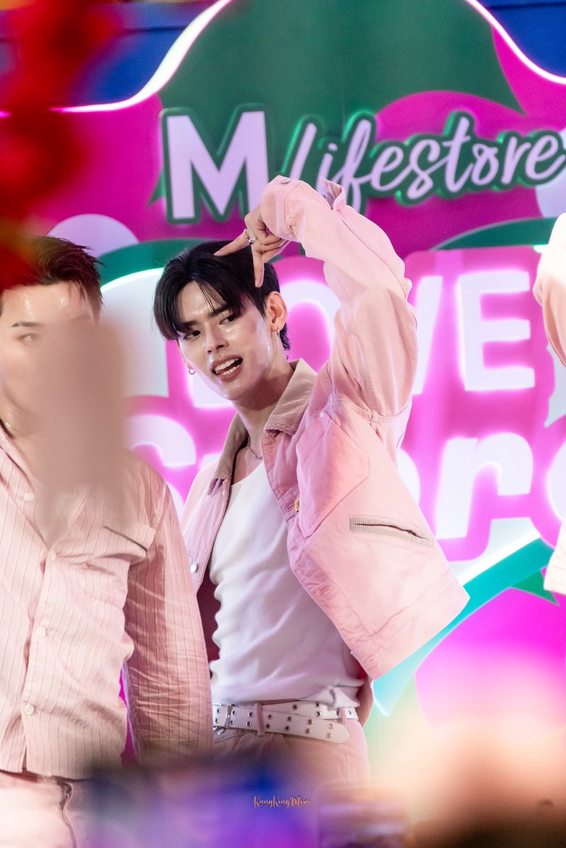 เมี๊ยว  🩷🩷

#NAY_PERSES 
#THEMALLLOVESTORExPERSES
#PERSES #PERSES_TH