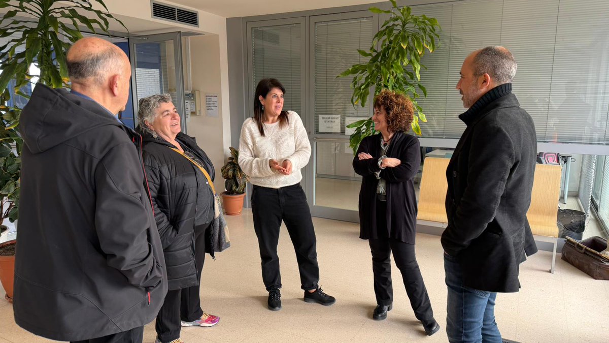 grupmutuam's tweet photo. L’alcalde de Manresa, Marc Aloy i Guàrdia (@marc_aloy), i el regidor d’Acció Comunitària, Lluís Vidal Sixto, han visitat els Habitatges amb Serveis #HHTT per a Gent Gran Teresina Torres i Sanmartí, al barri de la Mion. https://t.co/B8Qn2n3eNH