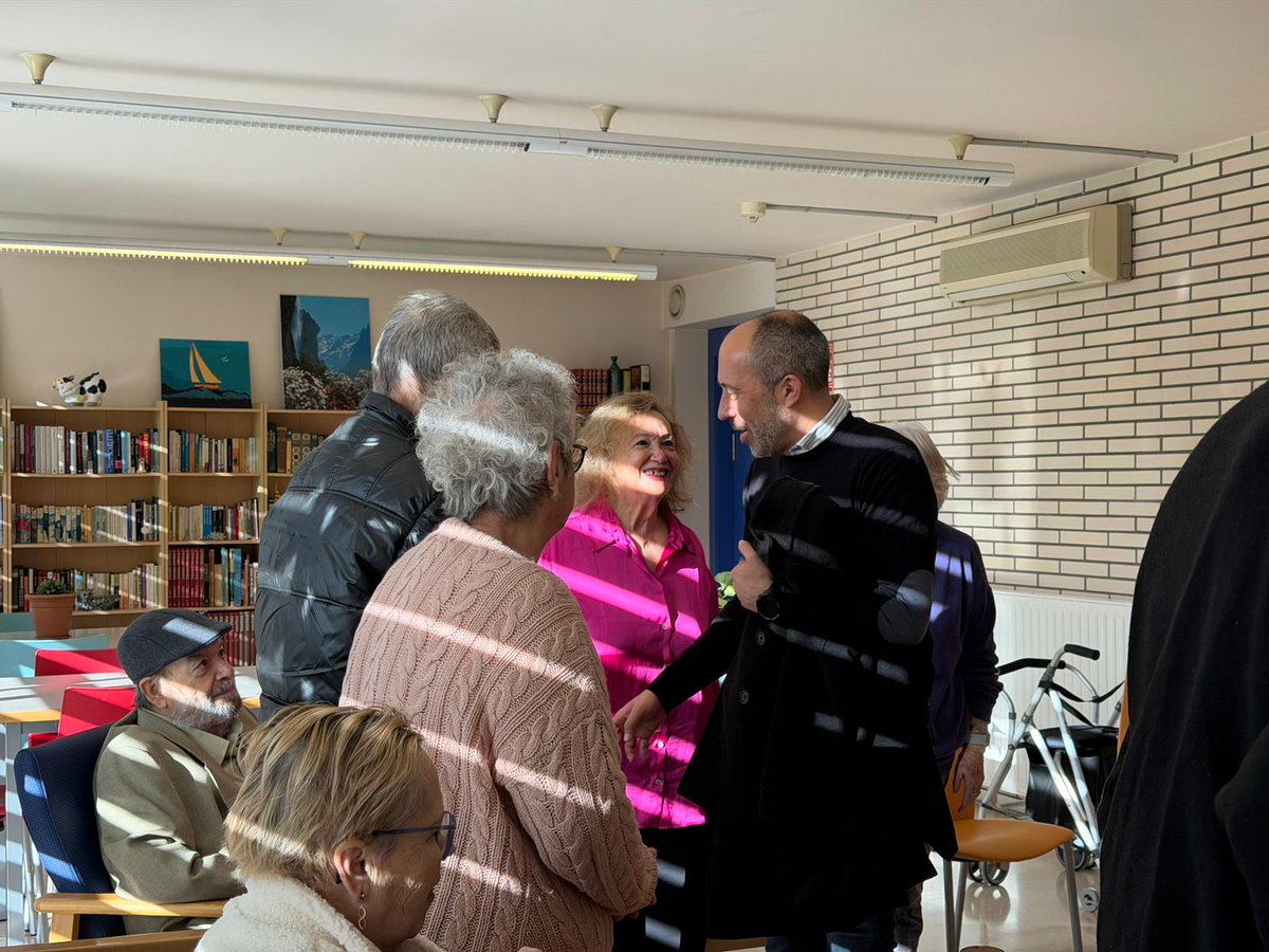 grupmutuam's tweet photo. L’alcalde de Manresa, Marc Aloy i Guàrdia (@marc_aloy), i el regidor d’Acció Comunitària, Lluís Vidal Sixto, han visitat els Habitatges amb Serveis #HHTT per a Gent Gran Teresina Torres i Sanmartí, al barri de la Mion. https://t.co/B8Qn2n3eNH