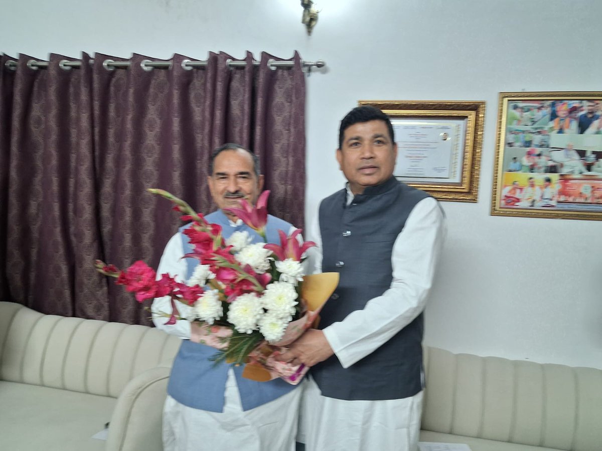 BhoopSpoonia1's tweet photo. #delhi 
आज दिल्ली मे भाजपा राजस्थान प्रदेश अध्यक्ष आदरणीय श्री मदन जी राठौड़ से दिल्ली निवास पर मुलाकात कर नव-नियुक्त दायित्व के लिए धन्यवाद ज्ञापित किया।
@madanrrathore https://t.co/zmTfVmeRR1