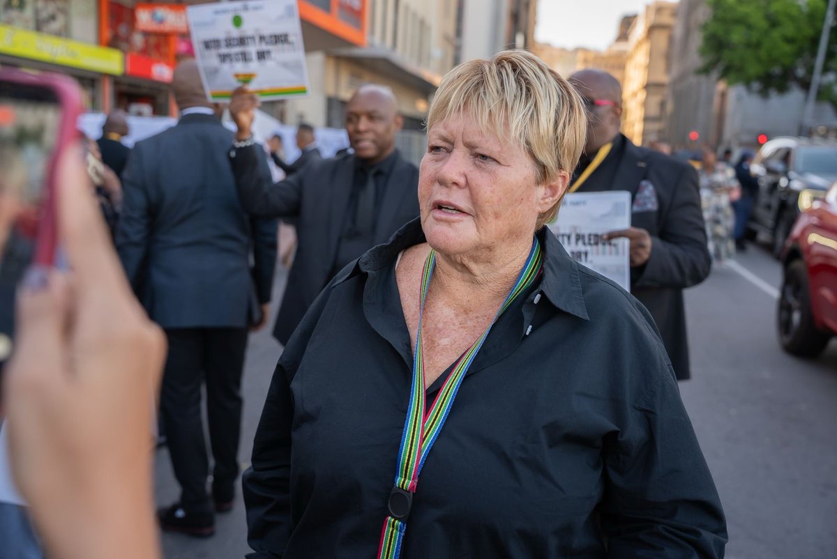 💙🇿🇦 The blue machine has arrived! DA leadership is here with one clear expectation for #SONA2026: real reflection on what has been done to fix SA and real action to drive jobs and economic growth.

🔴 Watch our live response straight after the address: brnw.ch/21wZTq7