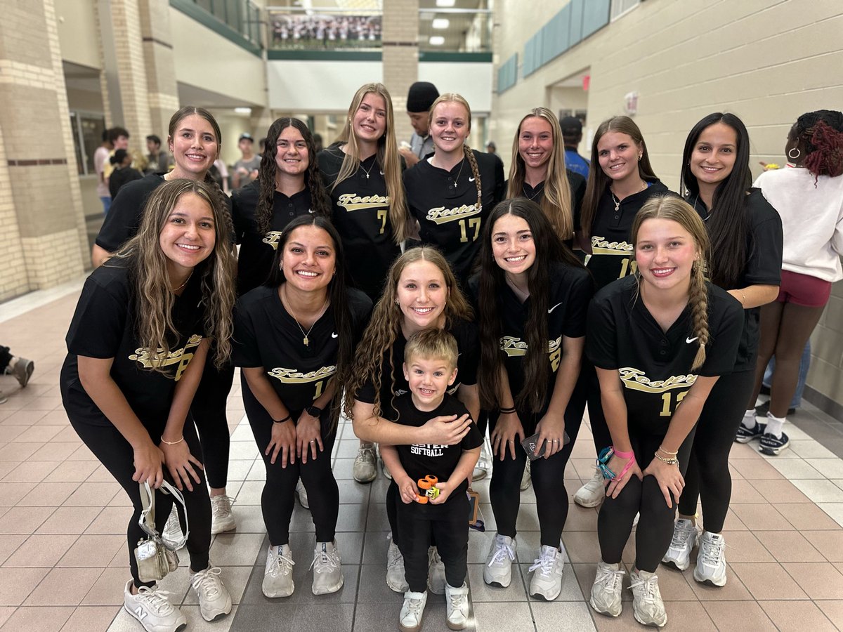 FHS Softball tweet media