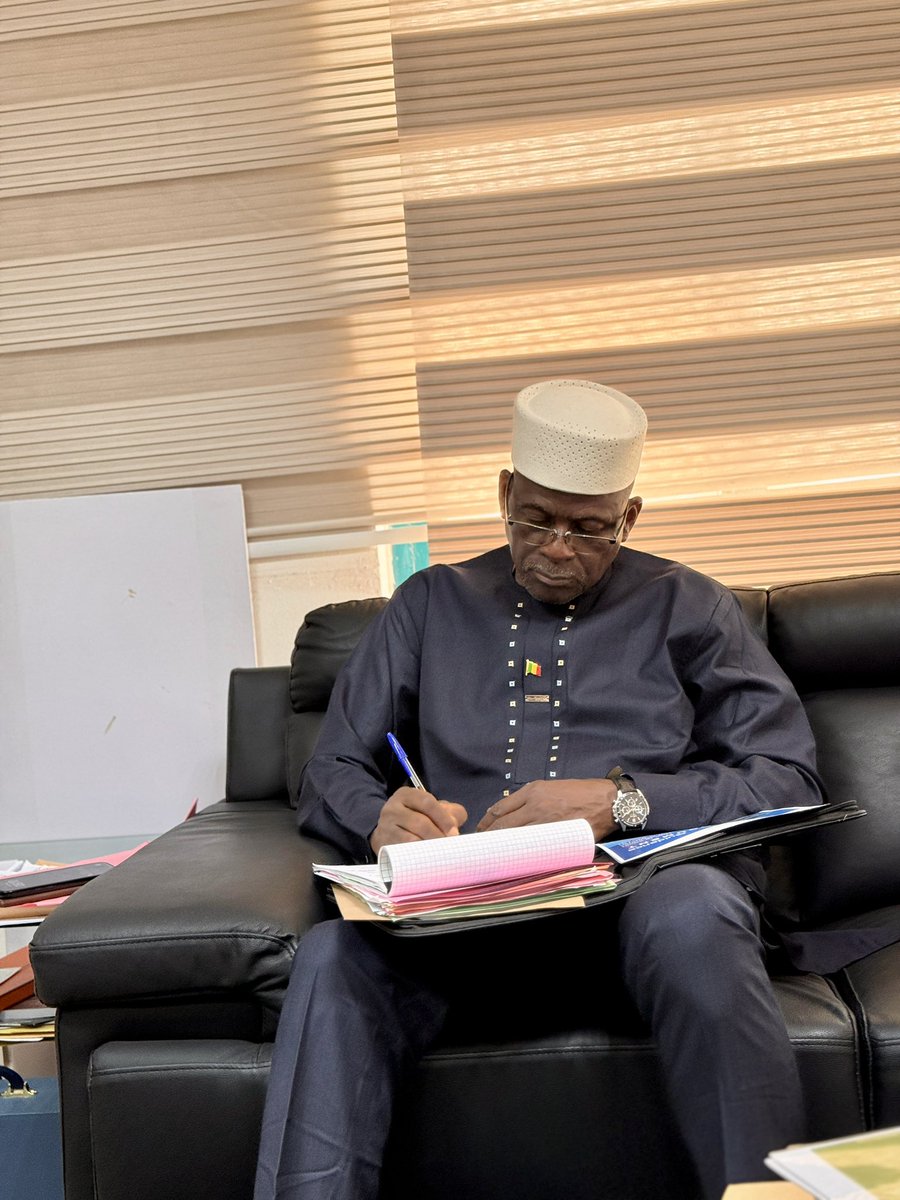 Ministère de l'Industrie et du Commerce tweet media