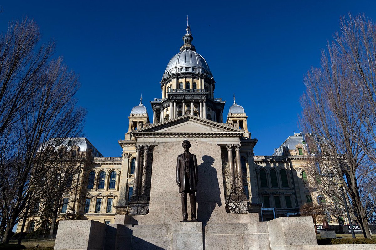 JasonFriedmanIL's tweet photo. “I shall, when the time comes, try to do right, in view of all the lights then before me.”

Happy birthday to former Congressman for Illinois’ 7th District, Abe Lincoln, whose legacy remains a beacon of hope for Illinoisans and Americans everywhere.

📍The Abraham Lincoln statue outside the Illinois State Capitol in Springfield.
📸 Brian Cassella/Chicago Tribune