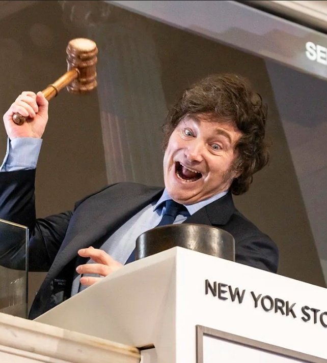 🚨 ¡FELICIDADES A LA EUROPA DE AMÉRICA LATINA! 

Gracias a su presiente, Javier Milei, acaban de regresar en Argentina a la esclavitud con su #ReformaLaboral. 

- Jornada Laboral de 12 horas
- Salario Dinámico, Pueden pagar en especia o bajartelo
- Banco de Horas: No se pagan