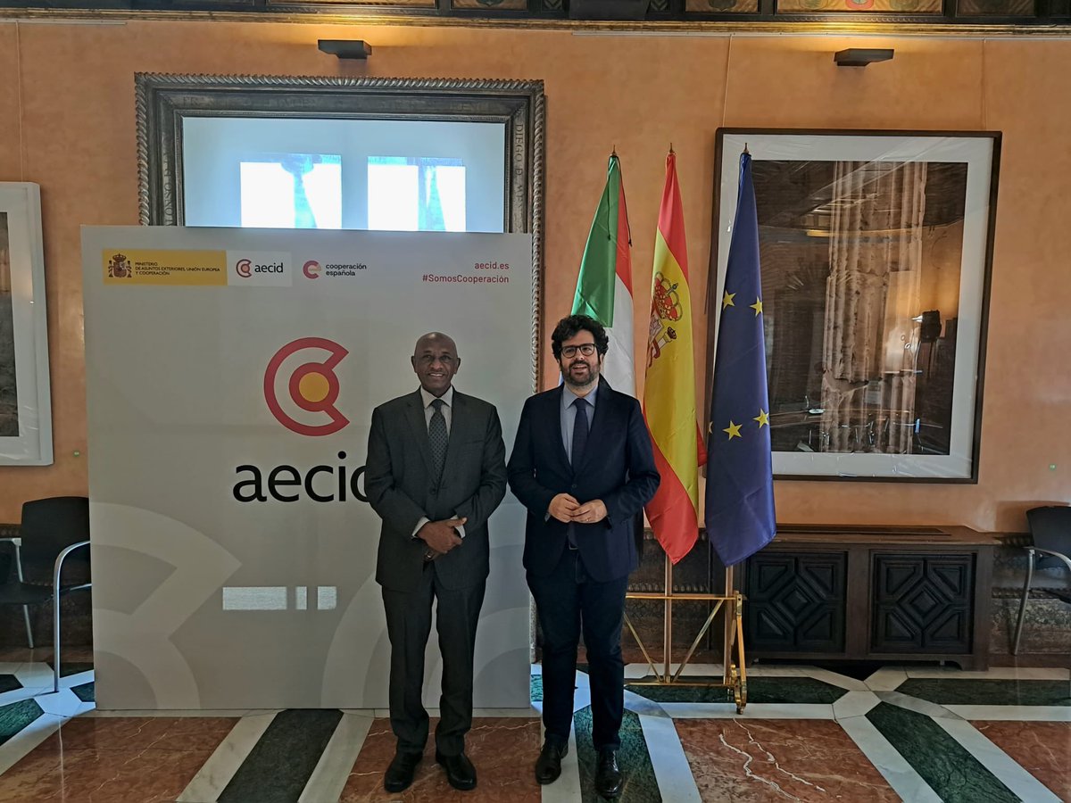 #Sudán es la mayor crisis humanitaria🌍: +30 millones de personas afectadas y +4 millones de refugiados.

La acción humanitaria🇪🇸 <a href="/AECID_es/">AECID</a> <a href="/CooperacionESP/">Cooperación Española</a> ha respondido ante este foco de inestabilidad regional

De ello hablamos hoy con el encargado de negocios, Sr. Ahmed Yousif