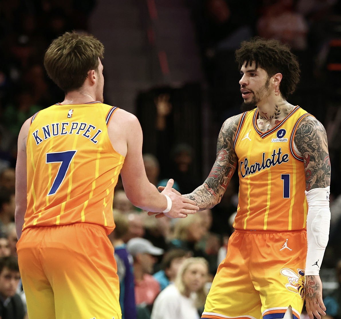 SnapshotKyle's tweet photo. I don’t think we talk about LaMelo being a great teammate enough 💯 https://t.co/vUR0rziWi5
