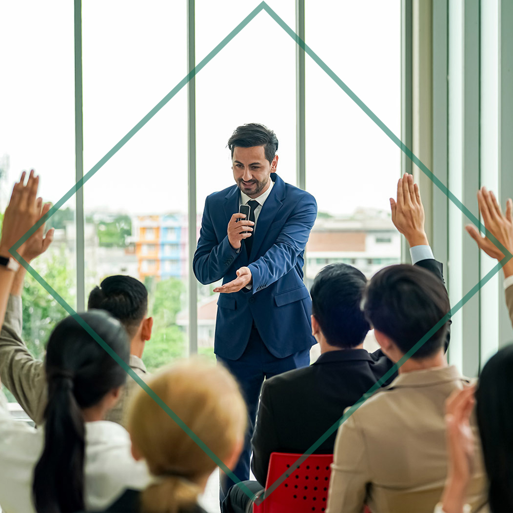 Your audience decides in seconds if you’re worth their time. Great speakers shine through clarity, confidence, and authenticity. 
Discover 15 traits of a strong speaker: lnkd.in/eTfsbz8T 

#PublicSpeaking #CommunicationSkills #LeadershipDevelopment #ExecutivePresence