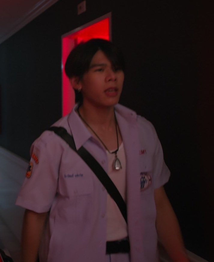 พี่เบียร์ไม่ต้องใส่พระก็ได้ค่ะ ยังไงพี่เบียร์ก็มองไม่เห็นผี(((ผมบังตา)))555555555555