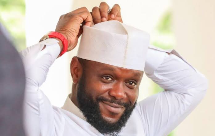 A true son of his father.

This is a Seyi Tinubu appreciation tweet.

Retweet and Like