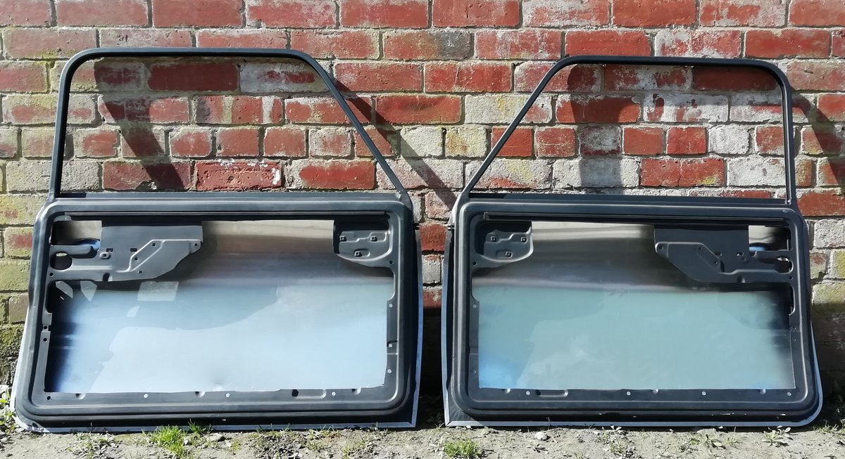 Our Streetfighter doors are primarily for competition use and dramatically reduce weight by eliminating the drop glass, winder mechanisim and much of the inner door frame. Weight of a Mk3 door can be as little as 5.5 kg. minidoor.co.uk/#streets