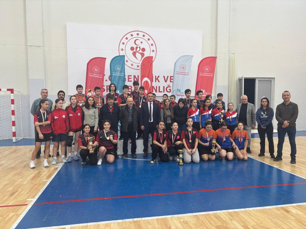 Okulumuz Yıldız Erkekler Masa Tenisi Takımı  ilimizde düzenlenen turnuvada 2. oldu. Öğrencilerimizi tebrik eder, başarılarının devamını dileriz.