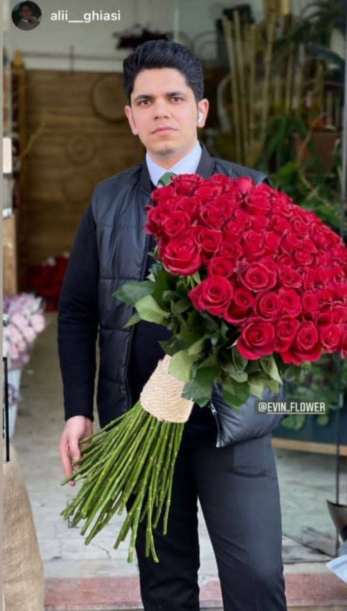 k99431407's tweet image. ⚠️ قابل توجه بچه های #کرمانشاه 

✅ از مزدوران و بمالان جمهوری اسلامی در کرمانشاه که دستش به خون مردم آلوده هست

گل فروشی کرمانشاه 
ئه وین 

خیابان برق نرسیده به برج ساعت 

آدرس شعبه تهران:
اقدسیه 

نام:
علی قیاسی 

شماره تماس:

09120233220
آیدی اینستاگرام:

evin_flower…