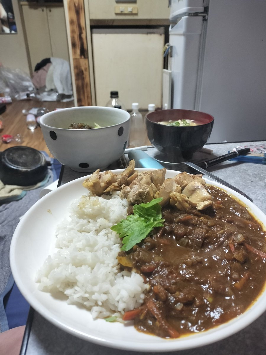 muxko38's tweet photo. ダイエット初めて2週間！
カレー、甘酢鶏、鶏五目、サムギョプサル！

痩せても減らず口は治らないよ！ https://t.co/9jGKiJhDuc