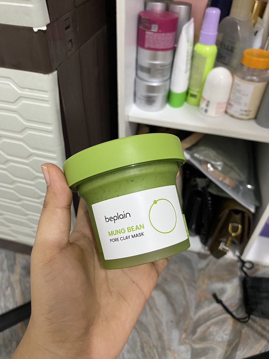 yourlifehere5's tweet photo. Mau share claymask yang bagus bgt buat yg punya masalah komedo, minyakan, whitehead. Dan bagus juga buat cerahin‼️‼️ 

#spill #skincare https://t.co/8ZuhK5kQqp