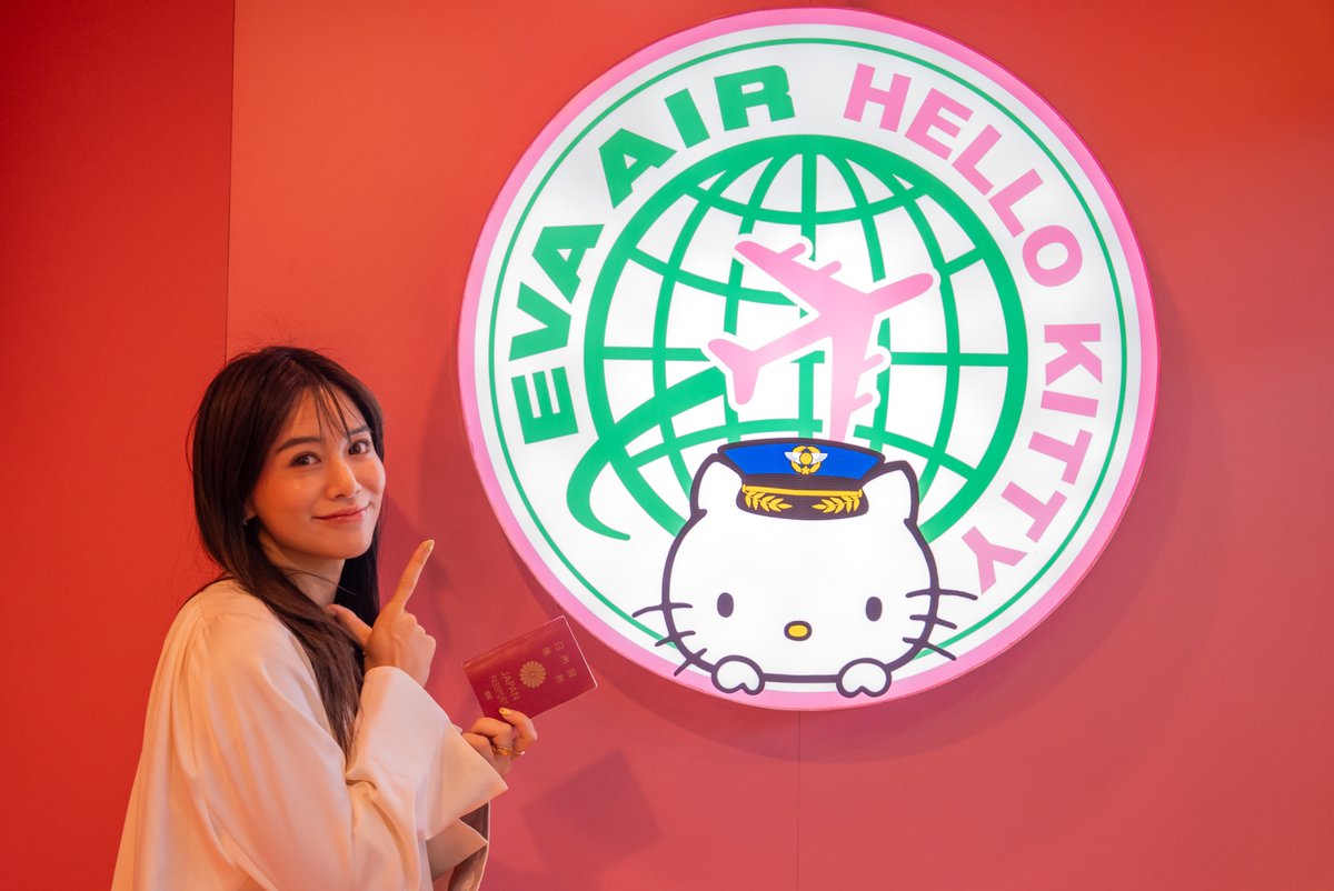 EVAAirUS's tweet photo. This is your sign to book that Hello Kitty flight 🛫💗
She found the cutest corner of the airport and now it’s your turn. Say hello to comfort, charm, and a little extra magic with EVA Airways and Hello Kitty.
#IFlyEVA #TravelWithEVA #FlyWithUs #EVAAirways #HelloKittyJet https://t.co/SCyfJNcGtx
