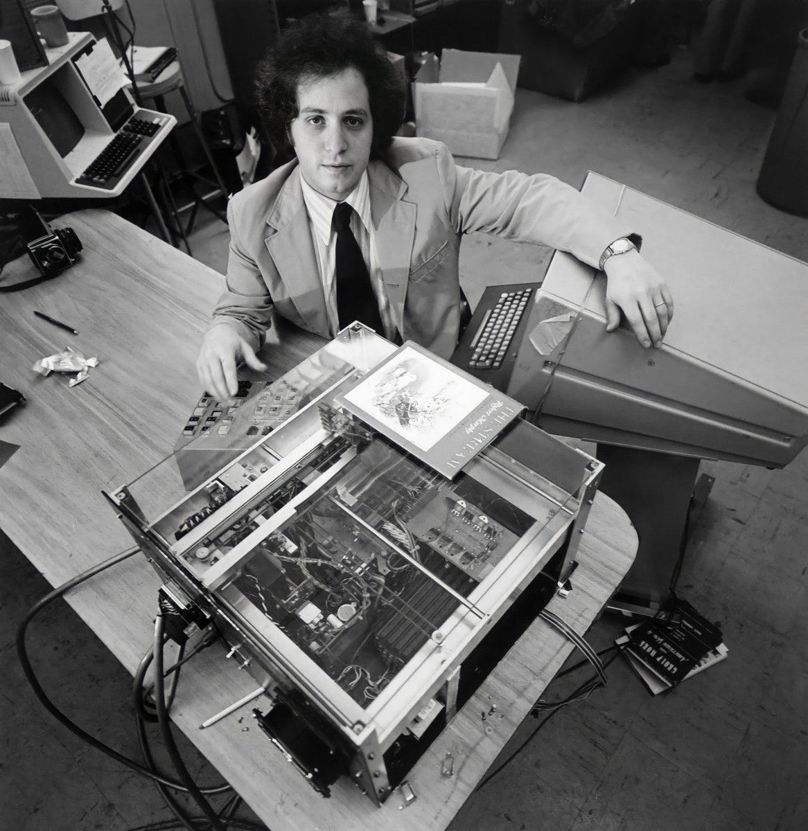 MIT_CSAIL's tweet photo. Happy birthday to Ray Kurzweil '70, an innovator in speech &amp; text recognition. He's also a leading proponent of “the singularity.”

Photo v/The Academy of Achievement https://t.co/7iPY5lqksa