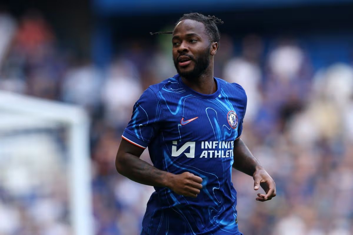 AshSuttonJourno's tweet photo. 🚨| Raheem Sterling 🏴󠁧󠁢󠁥󠁮󠁧󠁿 has signed for Feyenoord Rotterdam! 🇳🇱

👀The English winger was released from Chelsea last month after being exiled from the squad.

👉He hopes the move to Feyenoord will put his career back on track. https://t.co/efDnXjclW6