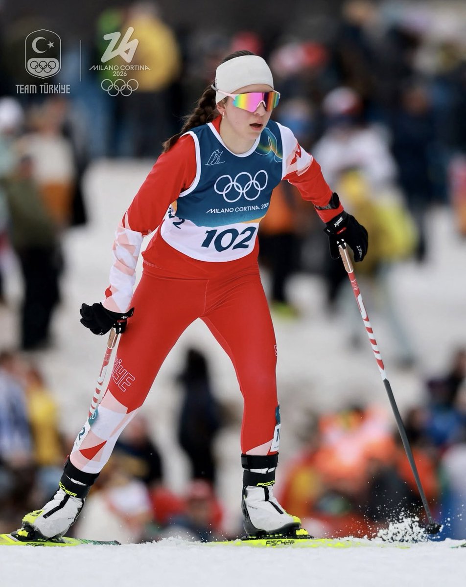 Kayaklı koşu milli sporcumuz İrem Dursun, 25. Kış Olimpiyat Oyunları 10 km kadınlar serbest finalinde 31:26.8’lik derecesiyle yarışmayı 103.üncü olarak tamamlamıştır.

Olimpiyat yolunda gösterdiği azminden ve mücadelesinden dolayı sporcumuzu tebrik ederiz.